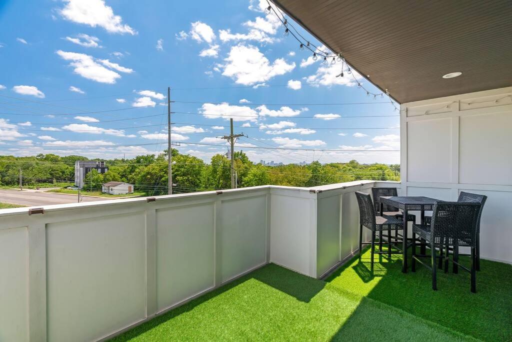 King Bed, Balcony, Covered Patio & Firepit! 8 Minutes From Broadway 내슈빌 외부 사진